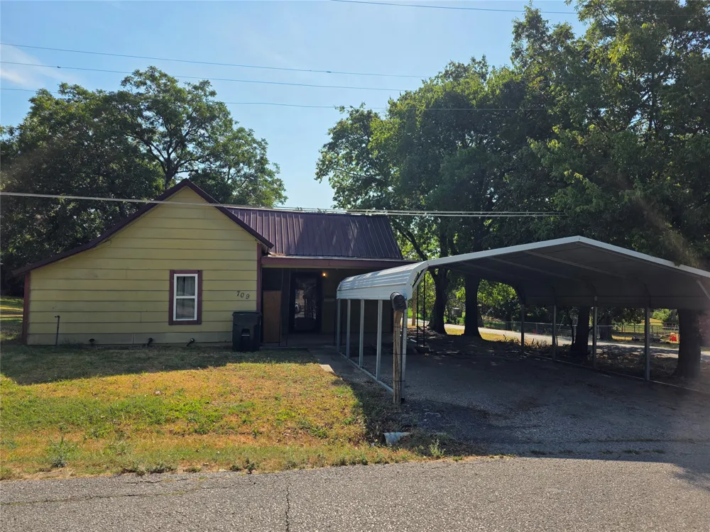 709 W 17th Sulphur, OK 73086