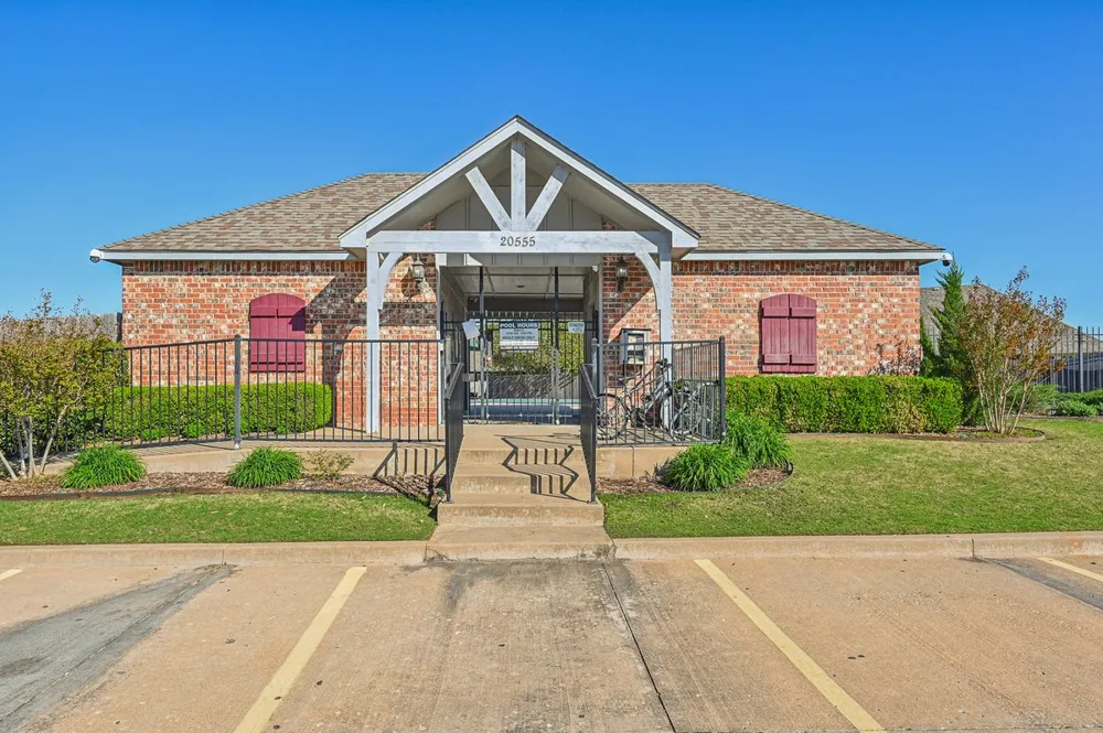 4665 S 202nd EastAvenue Broken Arrow, OK 74014