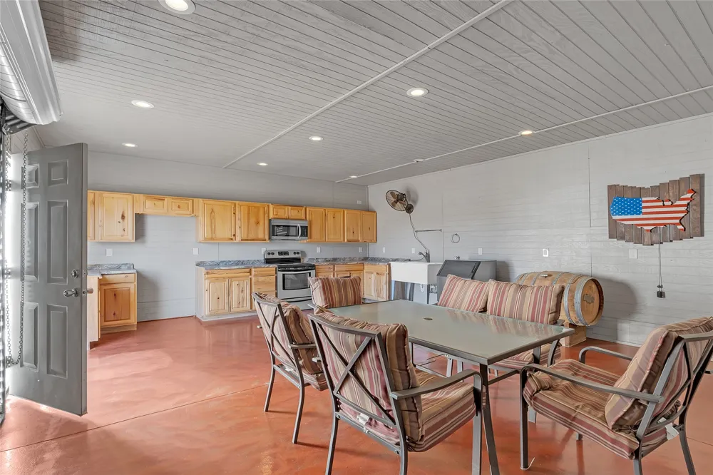 4224 Alt 75 Highway Beggs, OK 74421