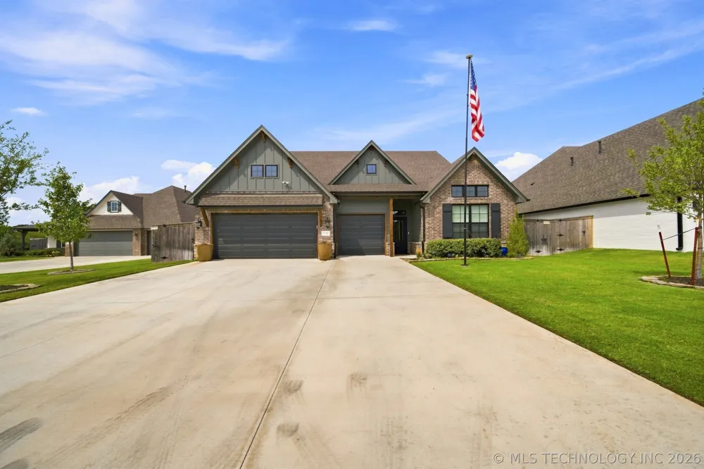 7112 E Queens Street Broken Arrow, OK 74014