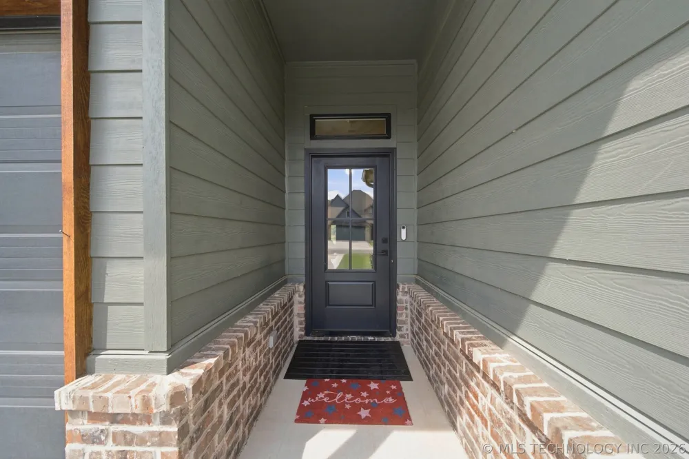 7112 E Queens Street Broken Arrow, OK 74014