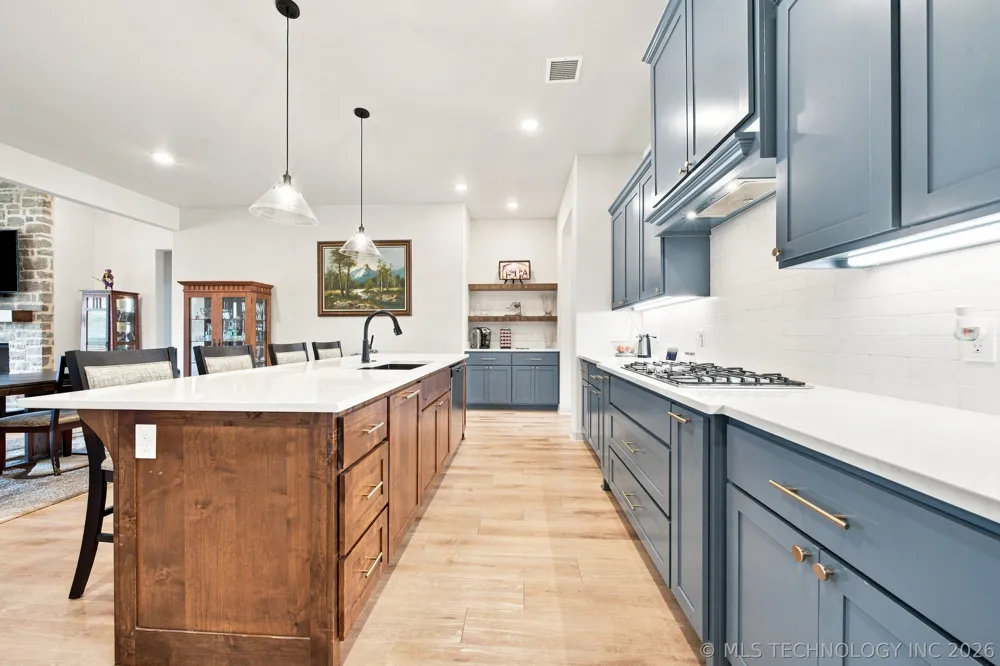 7112 E Queens Street Broken Arrow, OK 74014