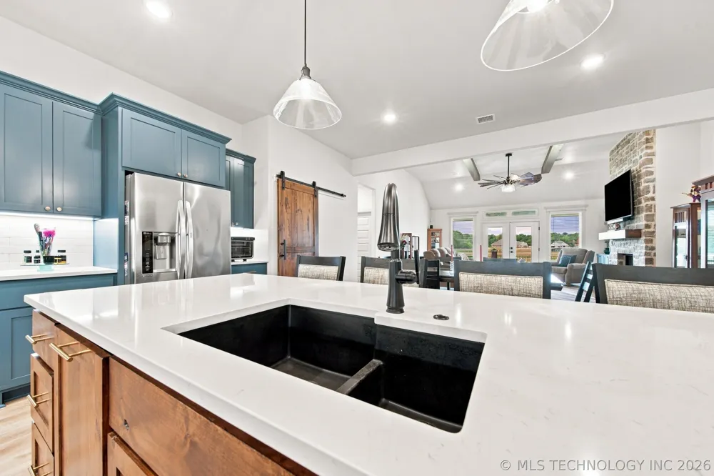 7112 E Queens Street Broken Arrow, OK 74014