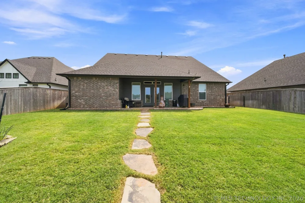 7112 E Queens Street Broken Arrow, OK 74014