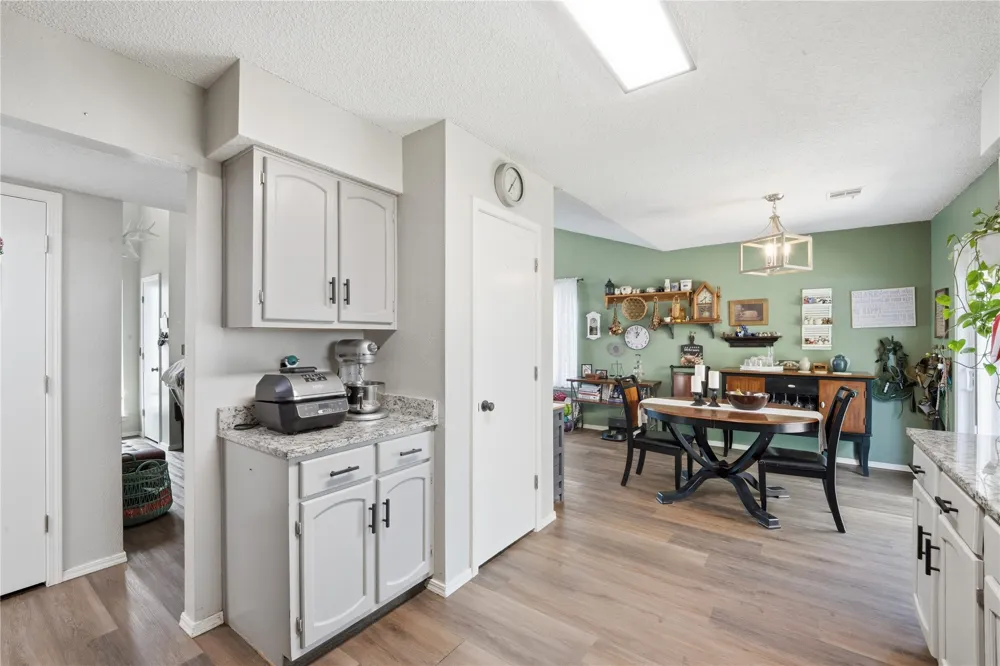 5438 Clearview Drive Bartlesville, OK 74006