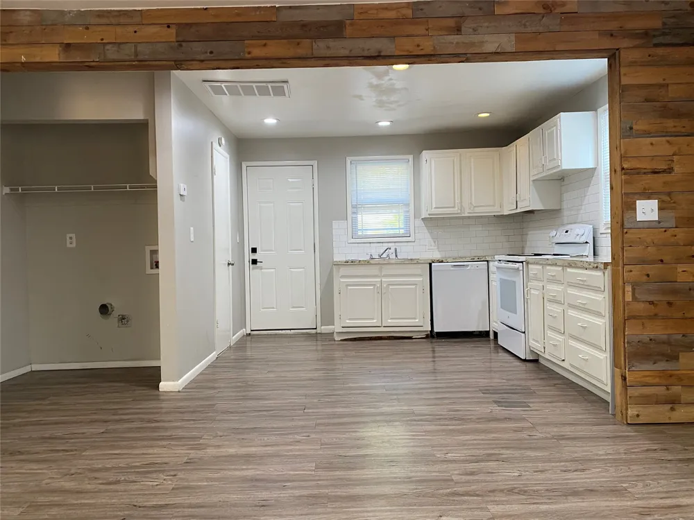 405 S 60th WestAvenue Tulsa, OK 74127