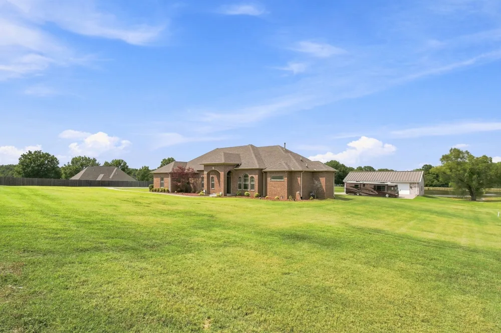 1640 W Harris Road W Muskogee, OK 74401