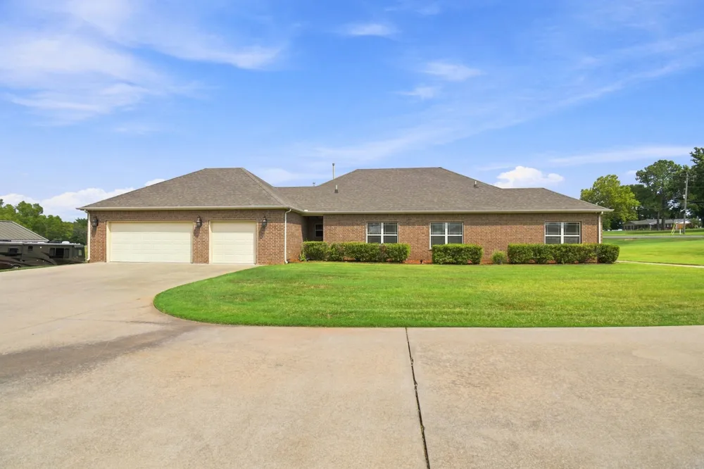 1640 W Harris Road W Muskogee, OK 74401