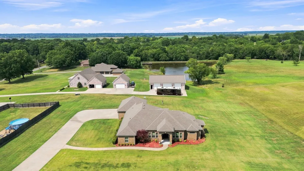 1640 W Harris Road W Muskogee, OK 74401