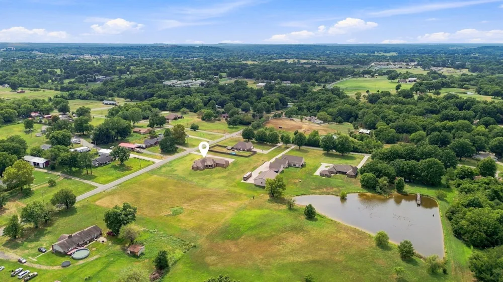 1640 W Harris Road W Muskogee, OK 74401