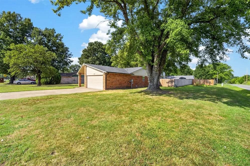 2301 Daniel Boulevard Muskogee, OK 74403
