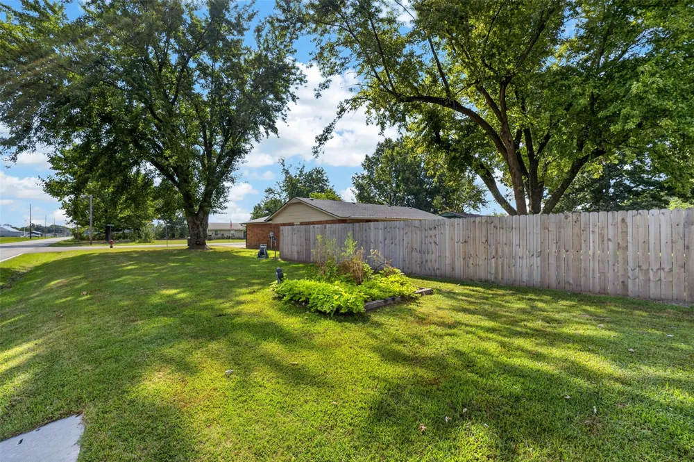 2301 Daniel Boulevard Muskogee, OK 74403