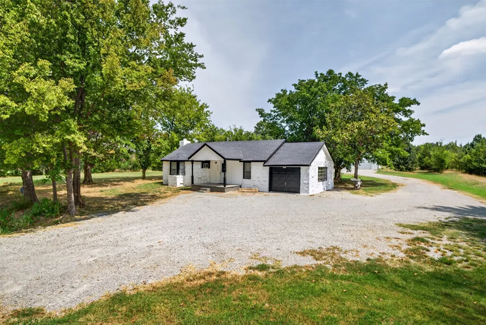 20407 S 4180 ROAD Claremore, OK 74017