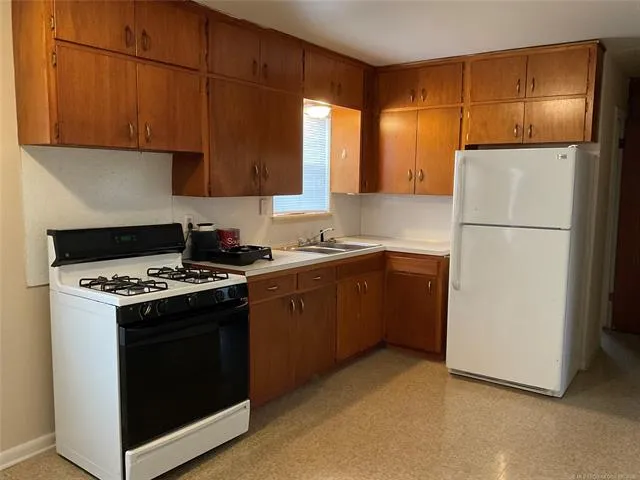 1208 S Jamestown Avenue E Tulsa, OK 74112