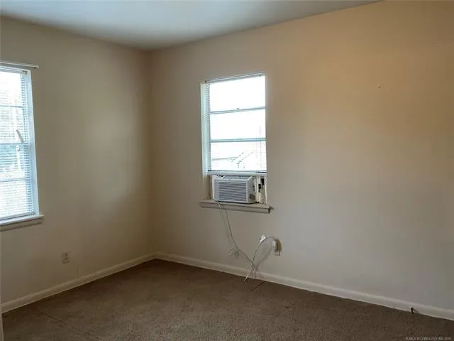 1208 S Jamestown Avenue E Tulsa, OK 74112