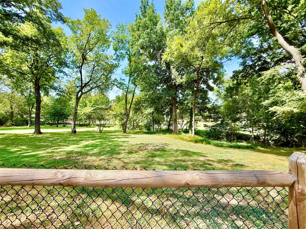 9520 Maplewood Avenue Tulsa, OK 74137