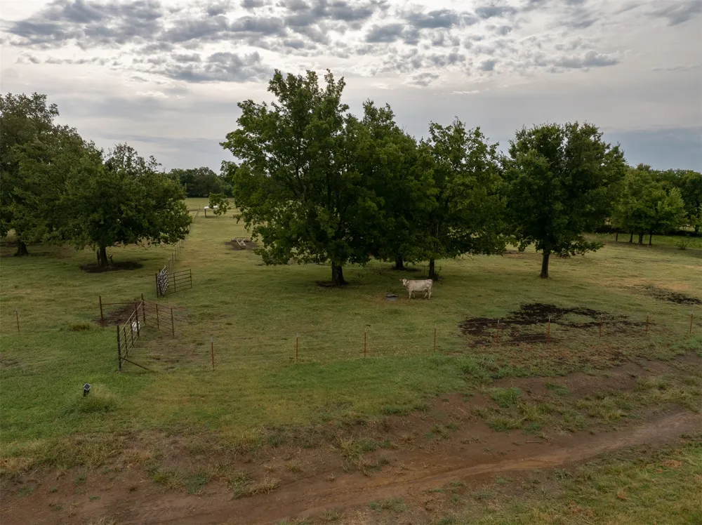 12765 S 431 ROAD Chouteau, OK 74337
