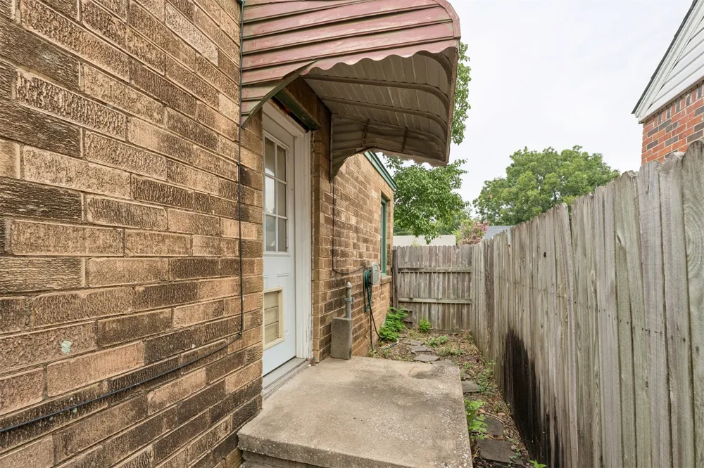 2520 E 2nd Street Tulsa, OK 74104