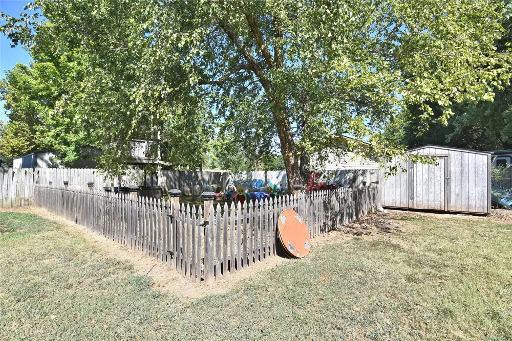 15730 S 297th East EastAvenue Coweta, OK 74429