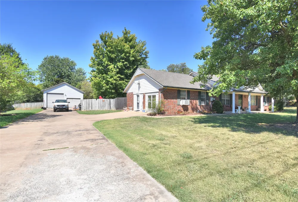 15730 S 297th East EastAvenue Coweta, OK 74429