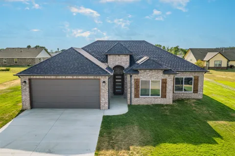 5852 Bluestem Way