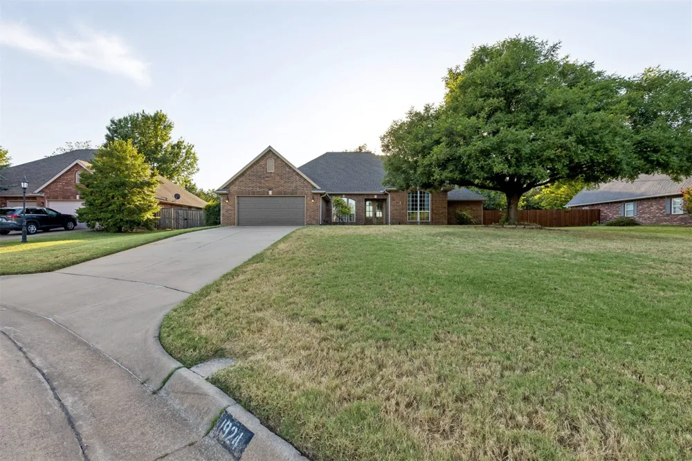 1924 Brooke Hollow Court Stillwater, OK 74075