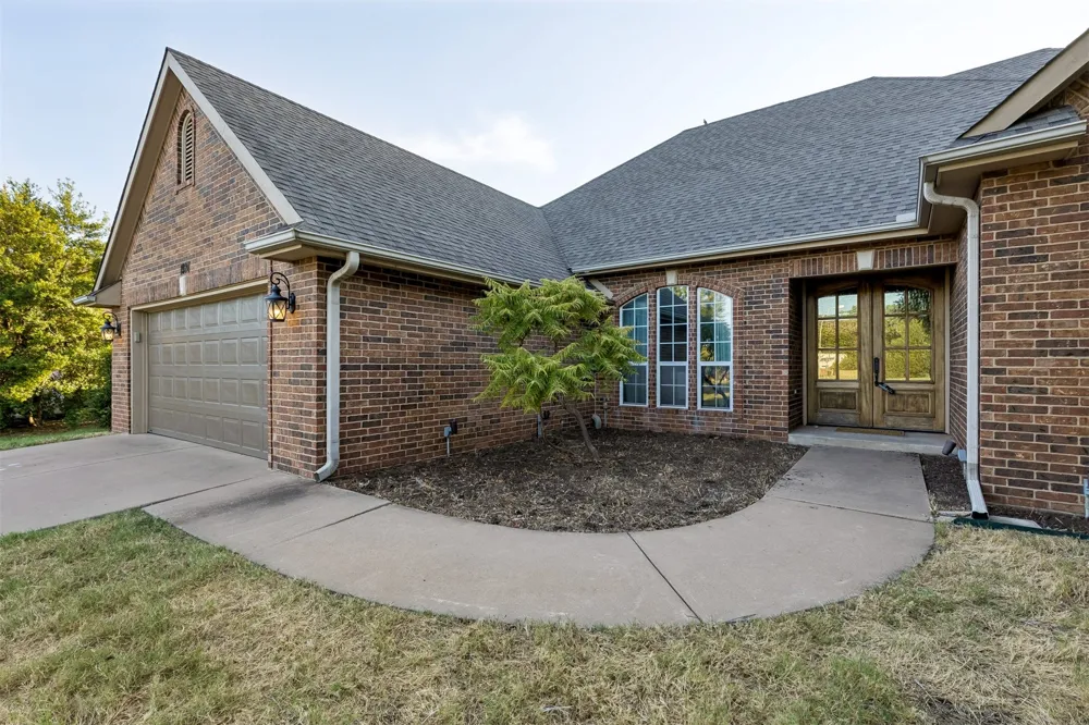 1924 Brooke Hollow Court Stillwater, OK 74075