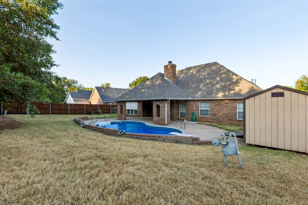 1924 Brooke Hollow Court Stillwater, OK 74075
