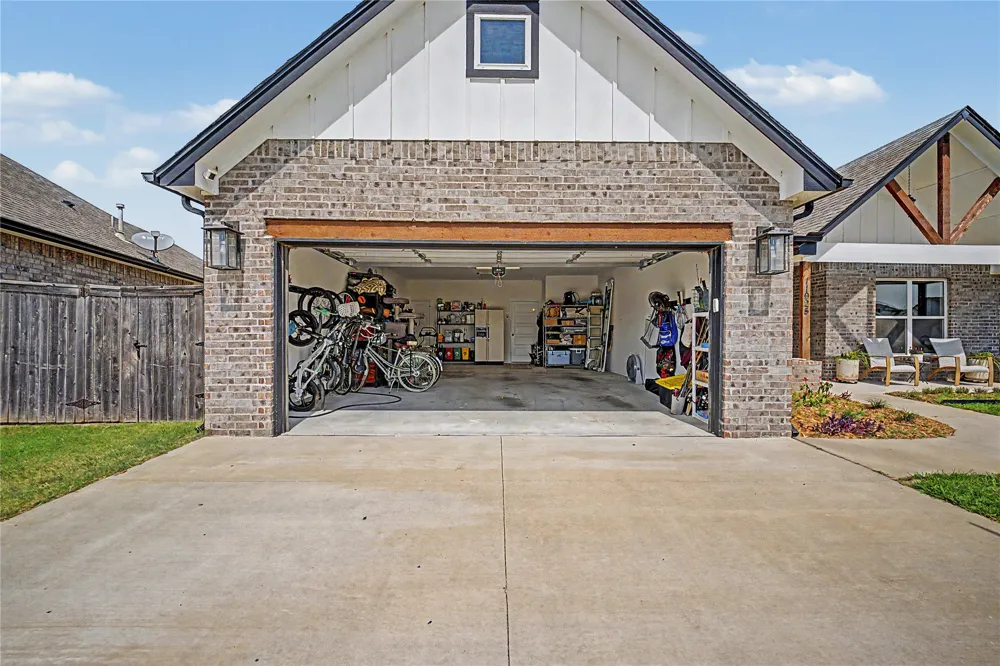 11925 131st EastAvenue Collinsville, OK 74021