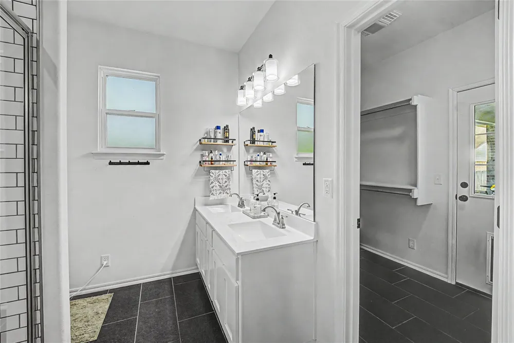 11925 131st EastAvenue Collinsville, OK 74021