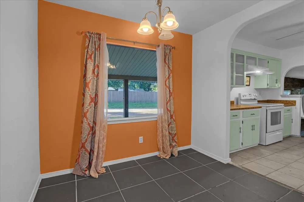 507 W Pine Street Coweta, OK 74429