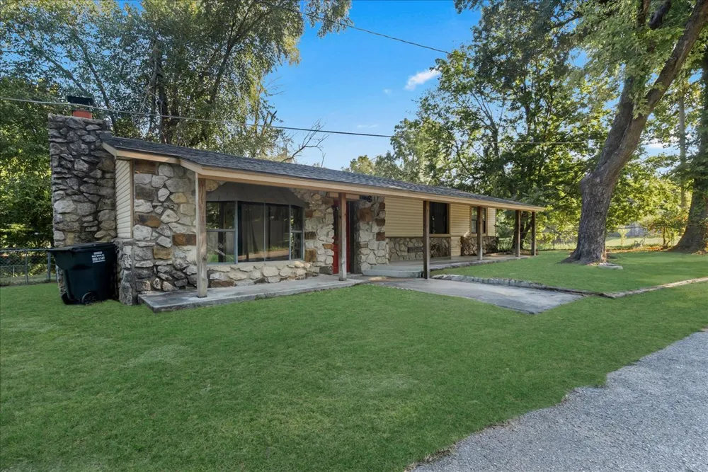 507 W Pine Street Coweta, OK 74429