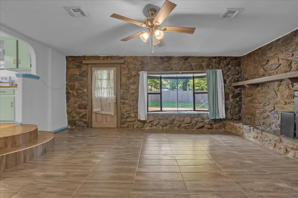 507 W Pine Street Coweta, OK 74429