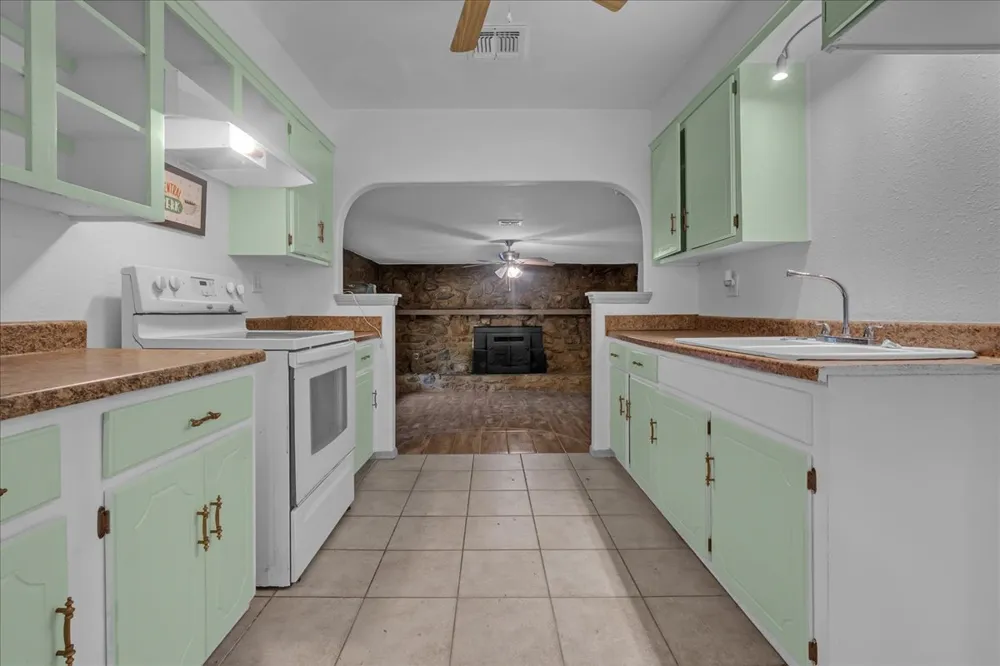 507 W Pine Street Coweta, OK 74429
