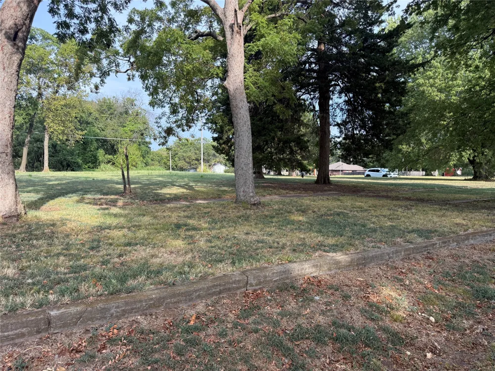 302 s Avenue Cleveland, OK 74020