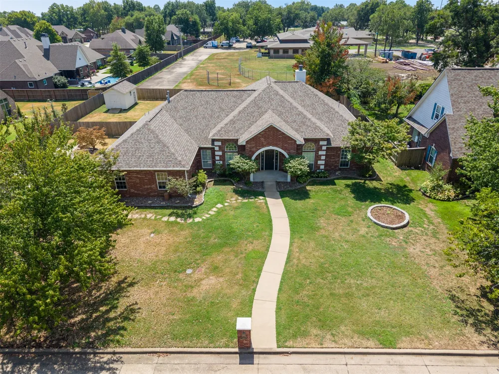 1803 Forest Park Drive Claremore, OK 74017