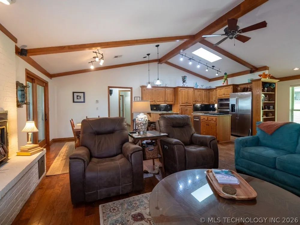 8567 Lake View Drive Kingston, OK 73439