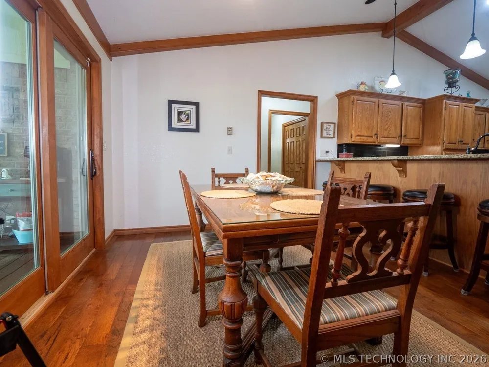 8567 Lake View Drive Kingston, OK 73439