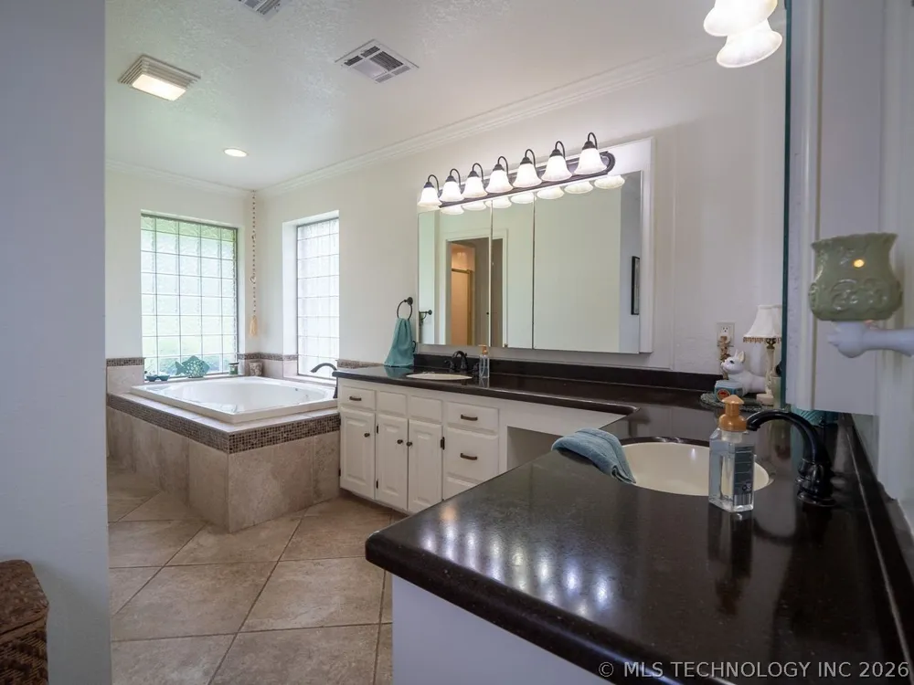 8567 Lake View Drive Kingston, OK 73439