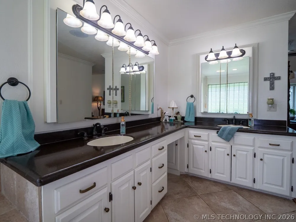 8567 Lake View Drive Kingston, OK 73439