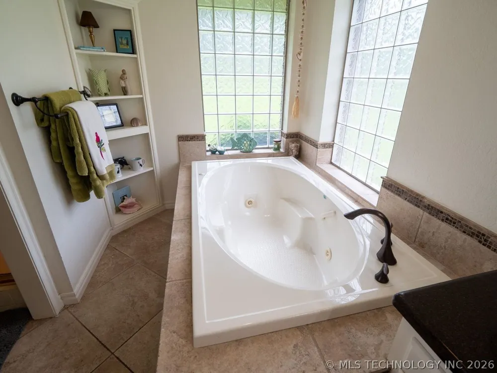 8567 Lake View Drive Kingston, OK 73439