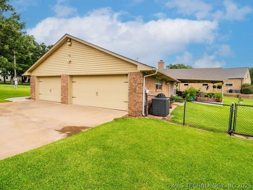 8567 Lake View Drive Kingston, OK 73439