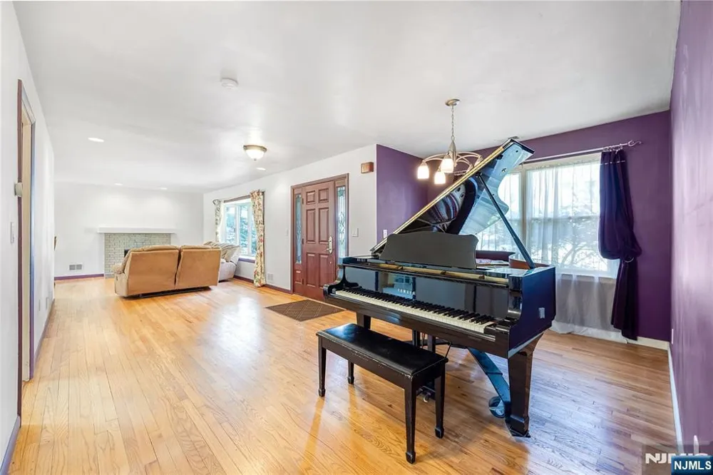 11 Sunset Road Demarest, NJ 07627