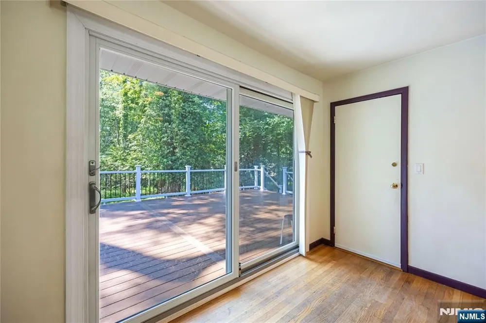 11 Sunset Road Demarest, NJ 07627