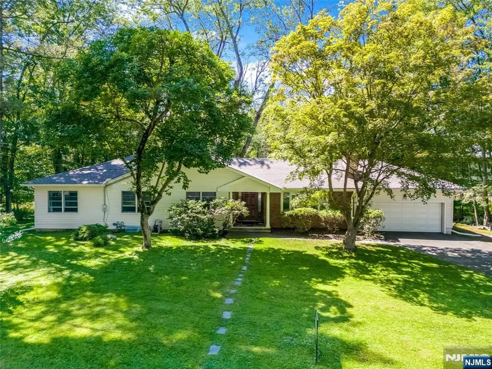 11 Sunset Road Demarest, NJ 07627