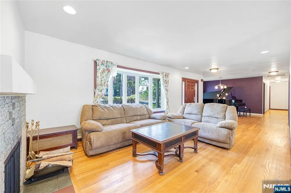11 Sunset Road Demarest, NJ 07627