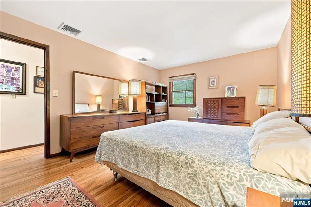 24 Hickory Road Ringwood, NJ 07456