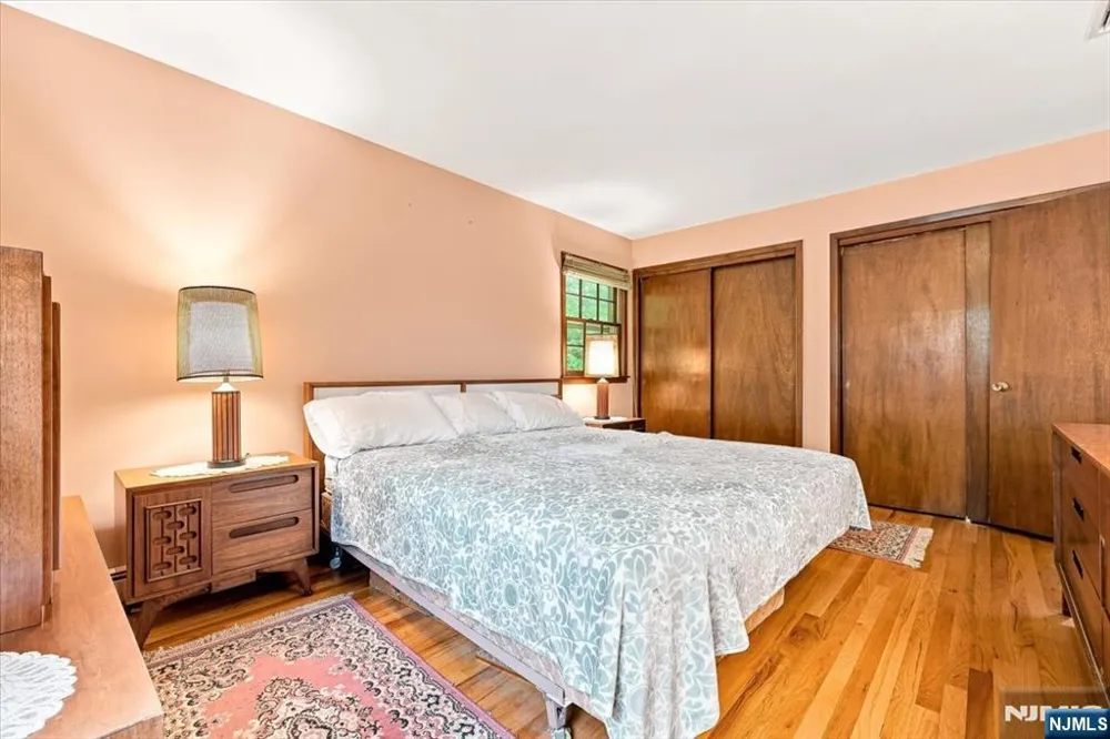 24 Hickory Road Ringwood, NJ 07456