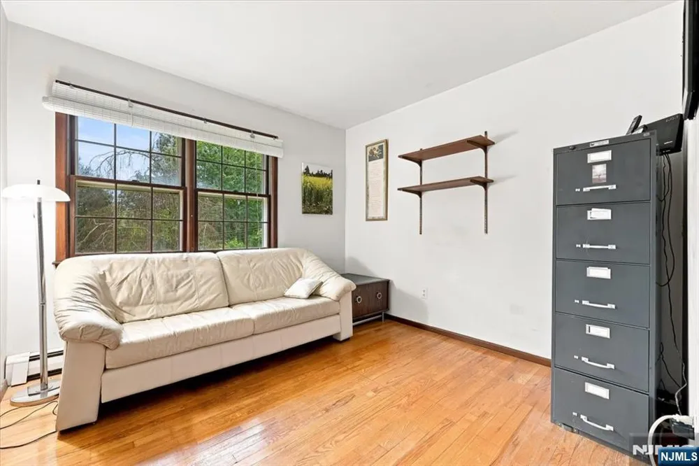 24 Hickory Road Ringwood, NJ 07456