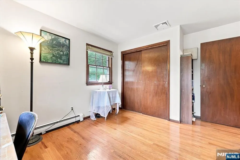 24 Hickory Road Ringwood, NJ 07456